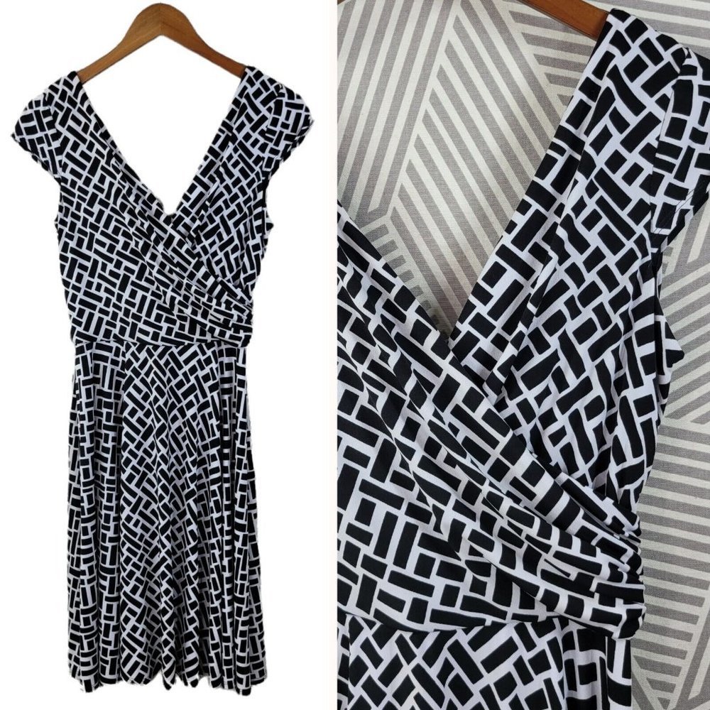 White House Black Market size 6 Dress WHBM Career sheath stretch slinky ruched
